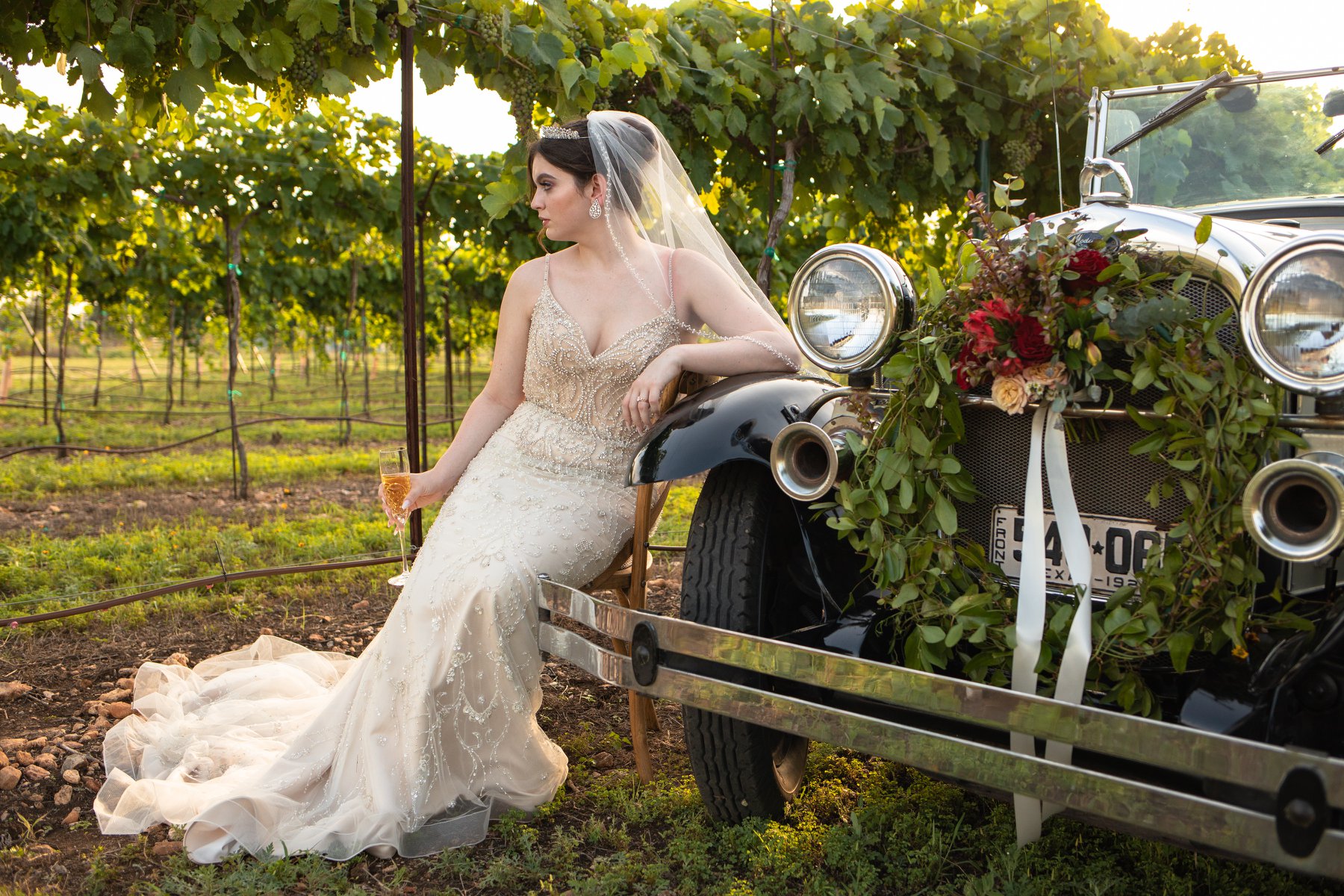Photography: Antique Car in vineyard